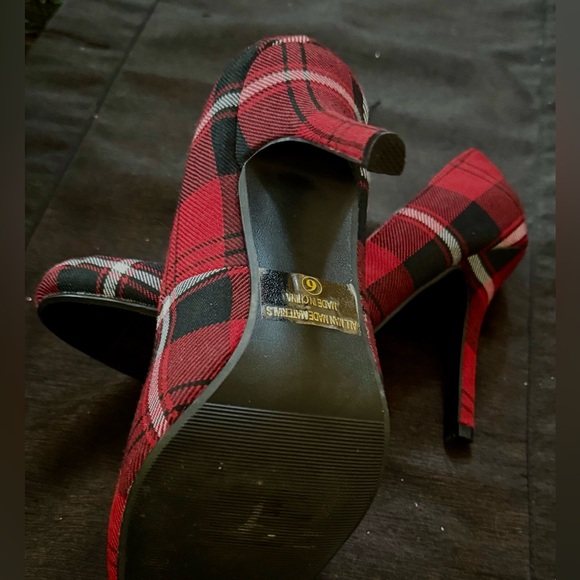 Delicious Women's Black and Red Plaid Heels - Picture 4 of 4